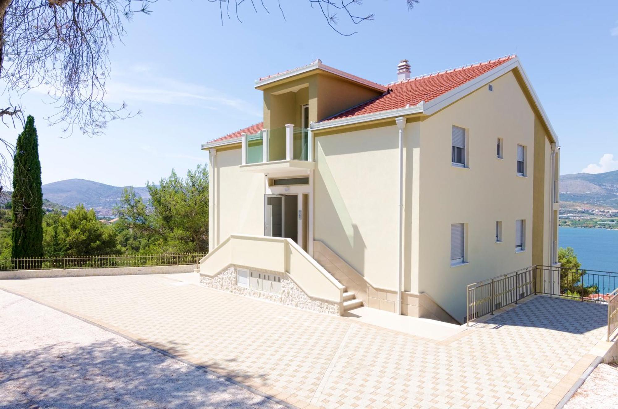 Luxury Villa Star Lights Trogir - Heated Pool, Hot Tub, Gym, Billiard Exterior photo